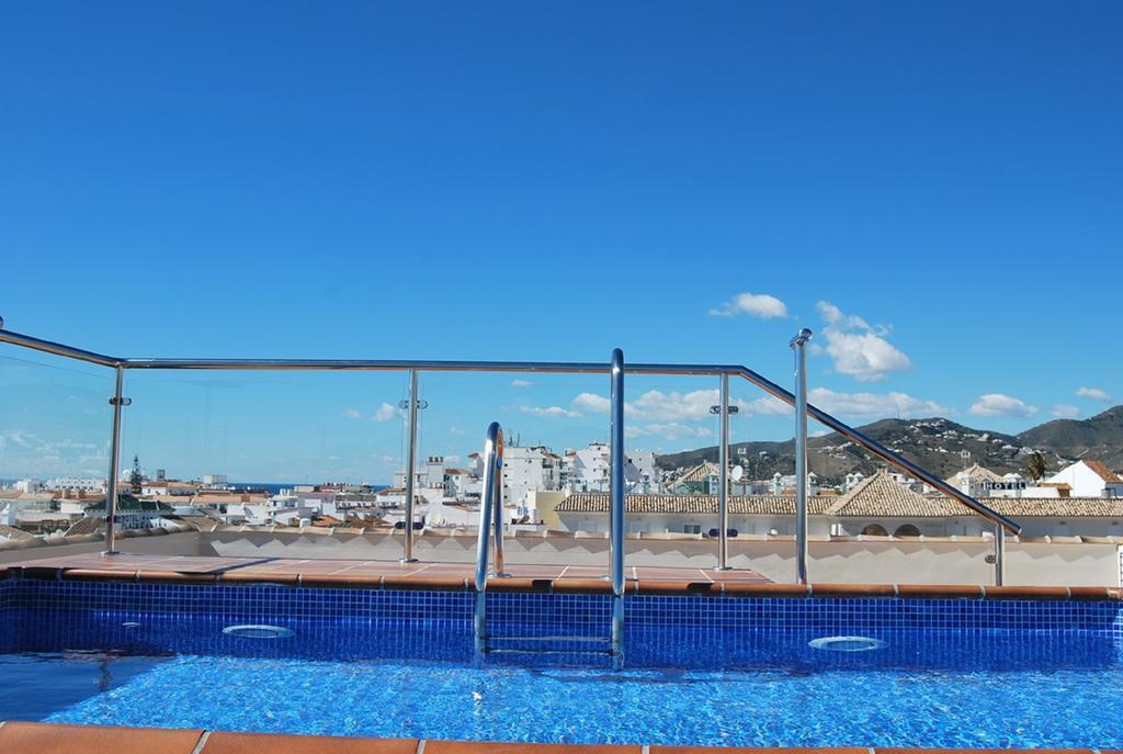 Apartamentos Plaza ネルハ エクステリア 写真